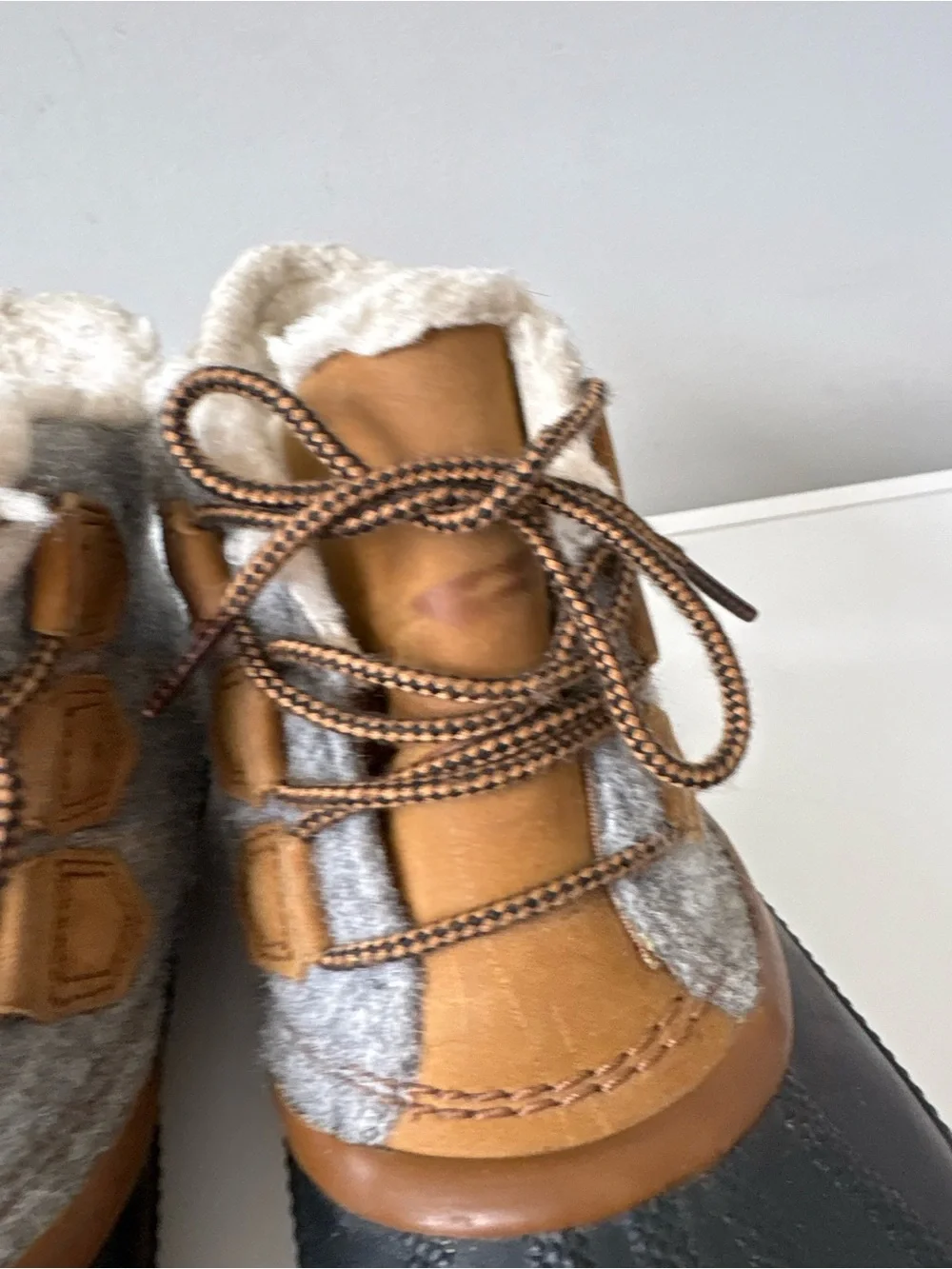 Sorel Out N About Plus Felt Boots Women’s 7 Waterproof
